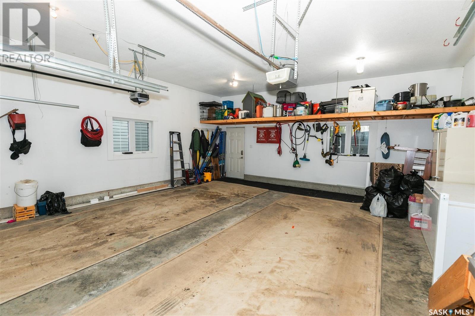 












447 Columbia AVENUE

,
Kerrobert,




Saskatchewan
S0L1R0


