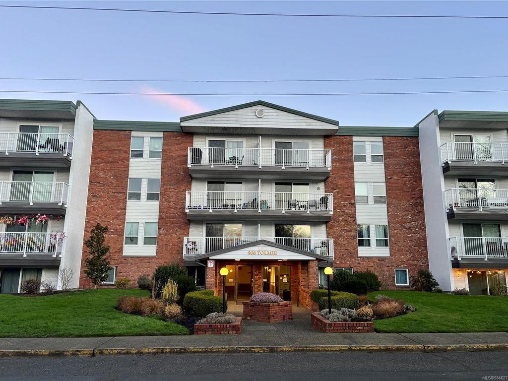 









900


Tolmie

Ave, 206,
Saanich,




BC
V8X 3W6

