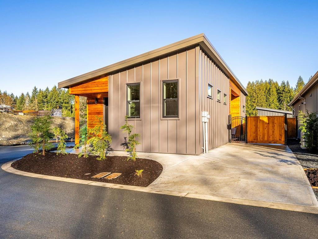 









3025


Royston

Rd, 20,
Cumberland,




BC
V0R 1S0

