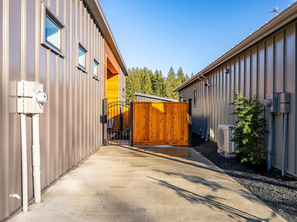 









3025


Royston

Rd, 20,
Cumberland,




BC
V0R 1S0

