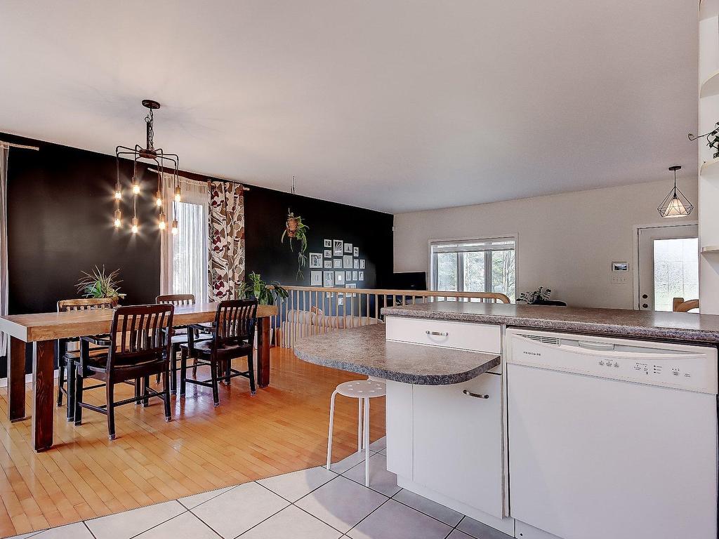 









306


Rue Fontaine

,
Saint-Jean-sur-Richelieu,




QC
J2Y1G7

