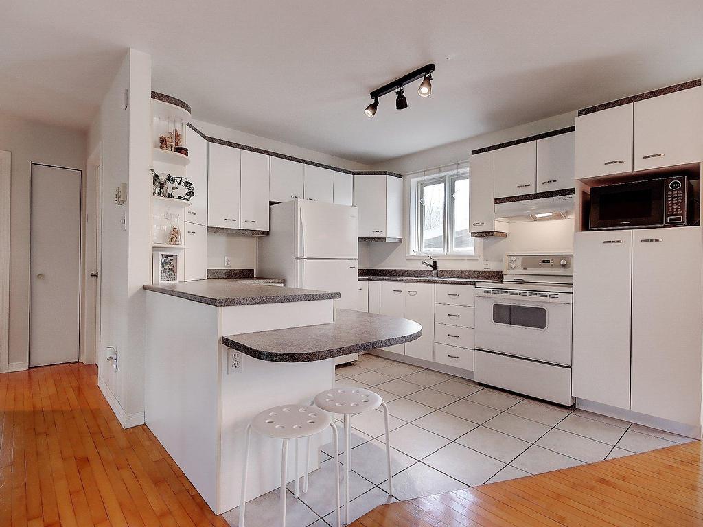 









306


Rue Fontaine

,
Saint-Jean-sur-Richelieu,




QC
J2Y1G7

