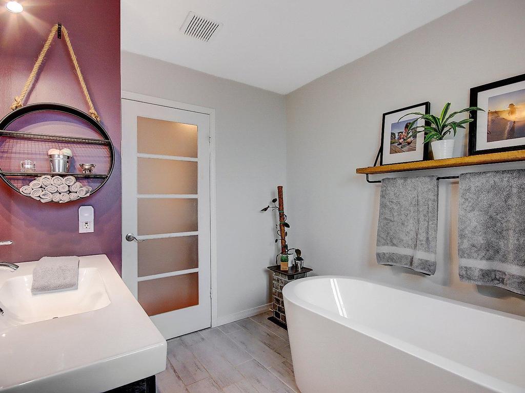









306


Rue Fontaine

,
Saint-Jean-sur-Richelieu,




QC
J2Y1G7

