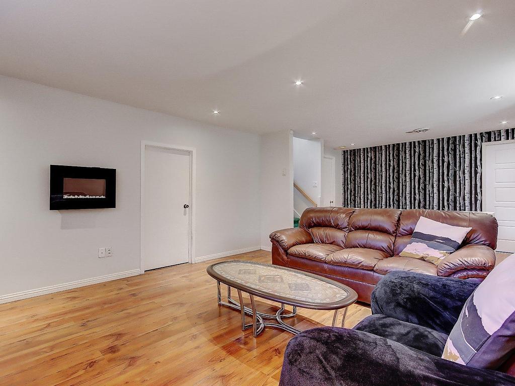 









306


Rue Fontaine

,
Saint-Jean-sur-Richelieu,




QC
J2Y1G7

