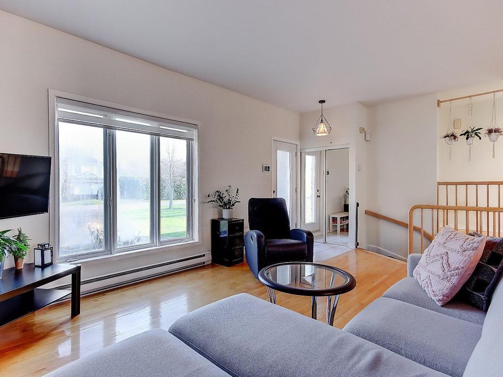 









306


Rue Fontaine

,
Saint-Jean-sur-Richelieu,




QC
J2Y1G7

