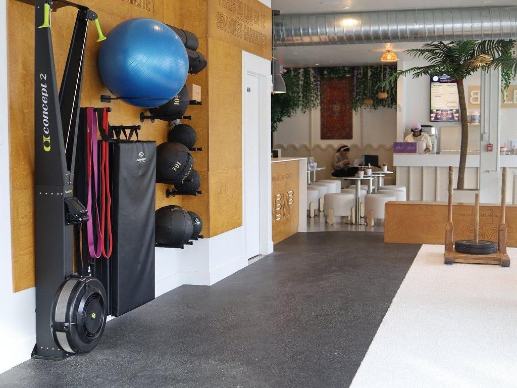 









2355


Rue des Carrières

,
Montréal (Rosemont/La Petite-Patrie),




QC
H2G1X6

