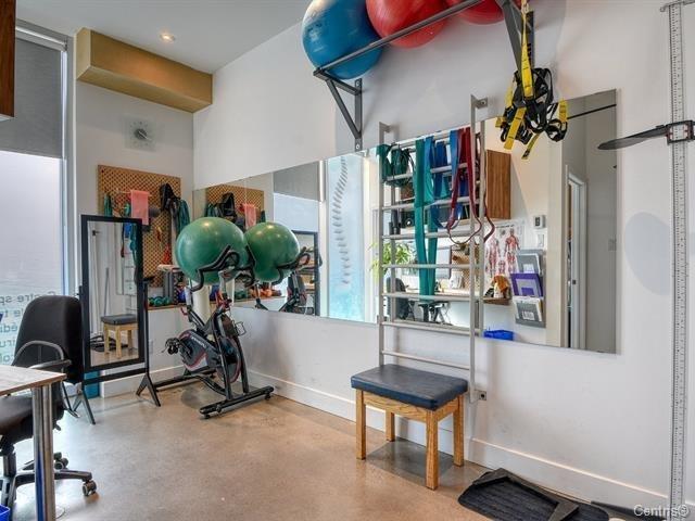 









2355


Rue des Carrières

,
Montréal (Rosemont/La Petite-Patrie),




QC
H2G1X6

