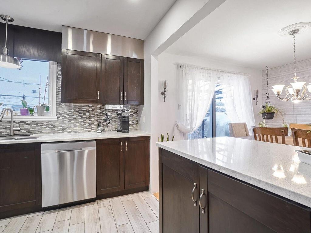 









4515


Av. Louis-Payette

,
Laval (Chomedey),




QC
H7T2P8

