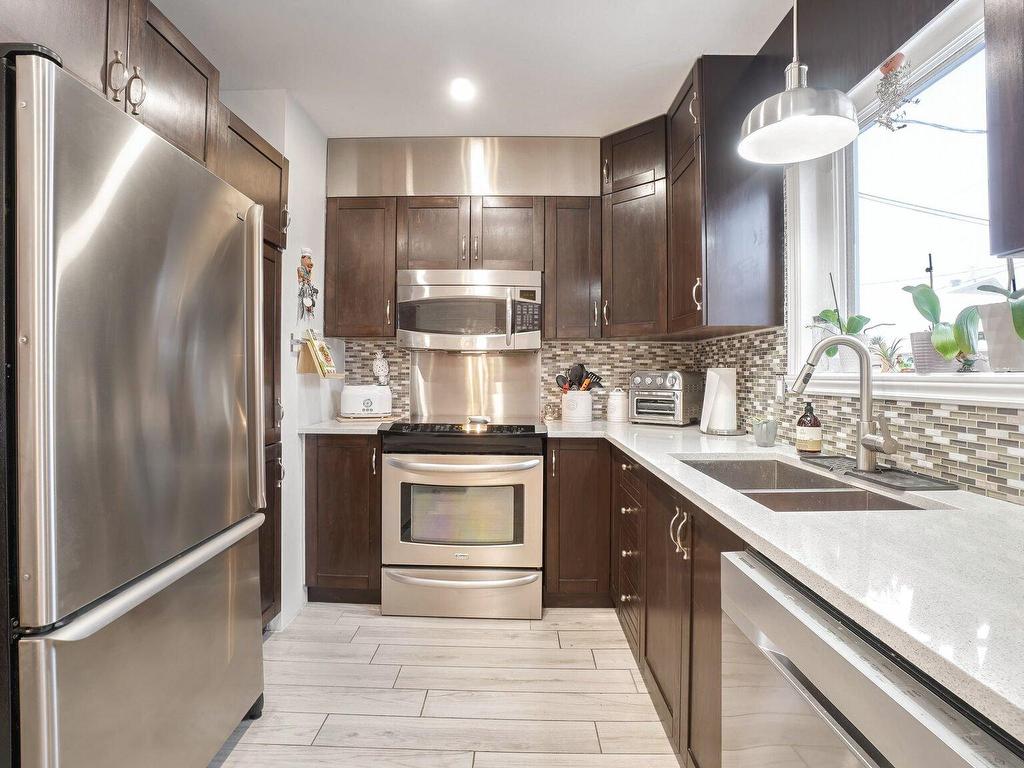 









4515


Av. Louis-Payette

,
Laval (Chomedey),




QC
H7T2P8


