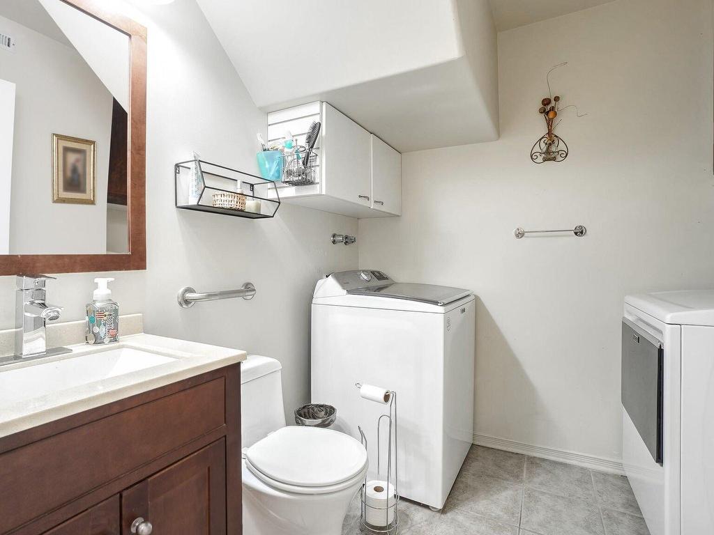 









4515


Av. Louis-Payette

,
Laval (Chomedey),




QC
H7T2P8

