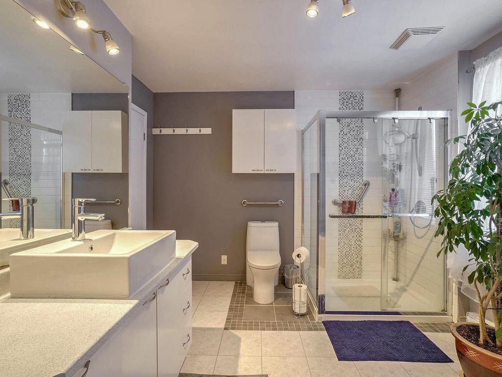 









4515


Av. Louis-Payette

,
Laval (Chomedey),




QC
H7T2P8

