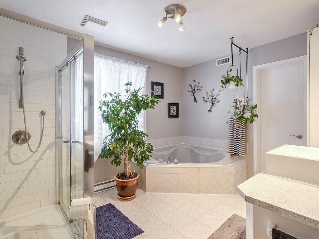









4515


Av. Louis-Payette

,
Laval (Chomedey),




QC
H7T2P8

