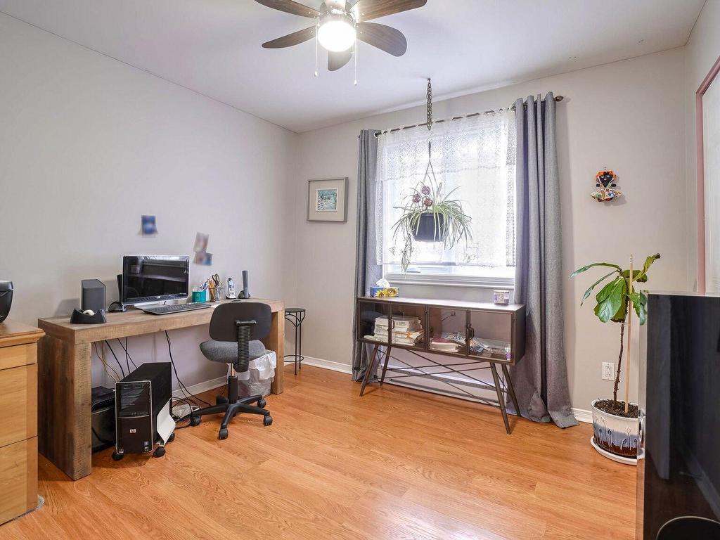 









4515


Av. Louis-Payette

,
Laval (Chomedey),




QC
H7T2P8


