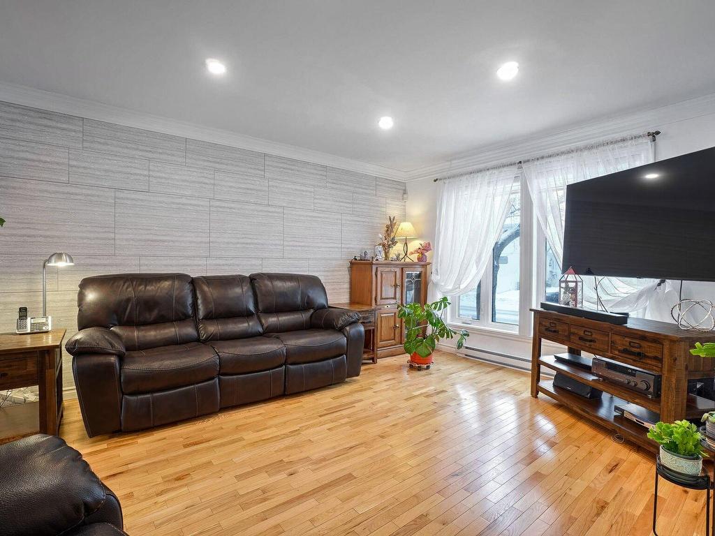 









4515


Av. Louis-Payette

,
Laval (Chomedey),




QC
H7T2P8

