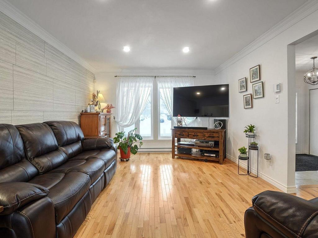 









4515


Av. Louis-Payette

,
Laval (Chomedey),




QC
H7T2P8

