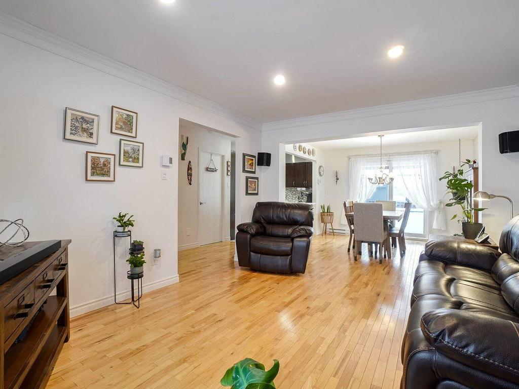 









4515


Av. Louis-Payette

,
Laval (Chomedey),




QC
H7T2P8


