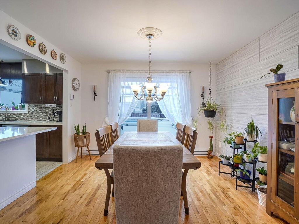 









4515


Av. Louis-Payette

,
Laval (Chomedey),




QC
H7T2P8


