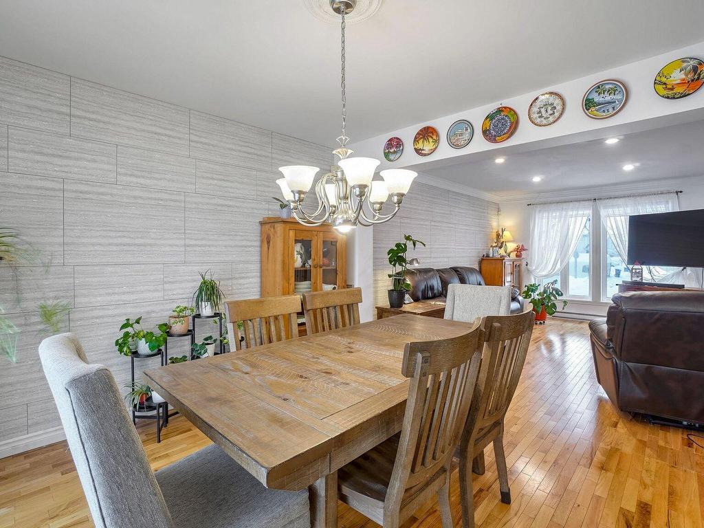 









4515


Av. Louis-Payette

,
Laval (Chomedey),




QC
H7T2P8

