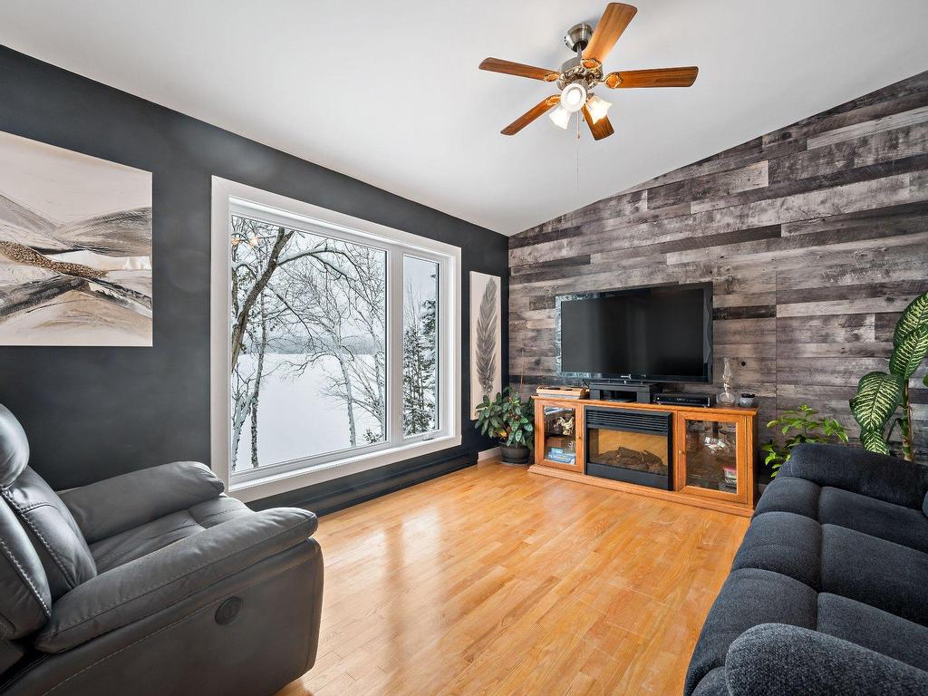 









1268


Ch. du Lac-Chaud

,
La Macaza,




QC
J0T1R0

