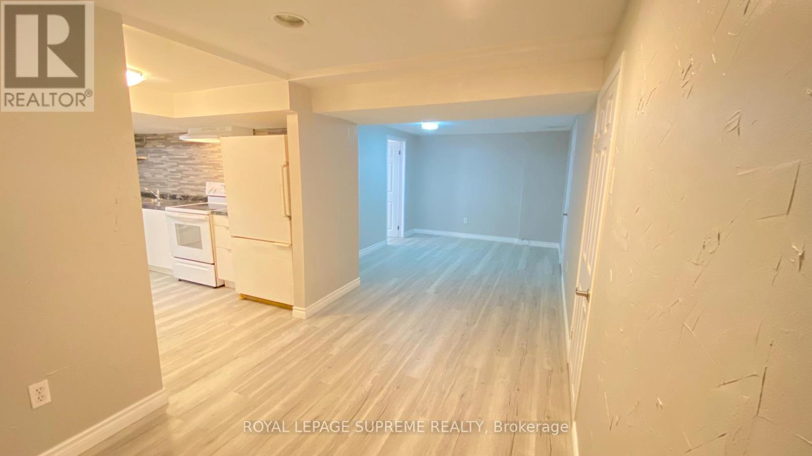 












BSMT - 22 AMBLECOTE PL

,
Hamilton,




Ontario
L8W3E9

