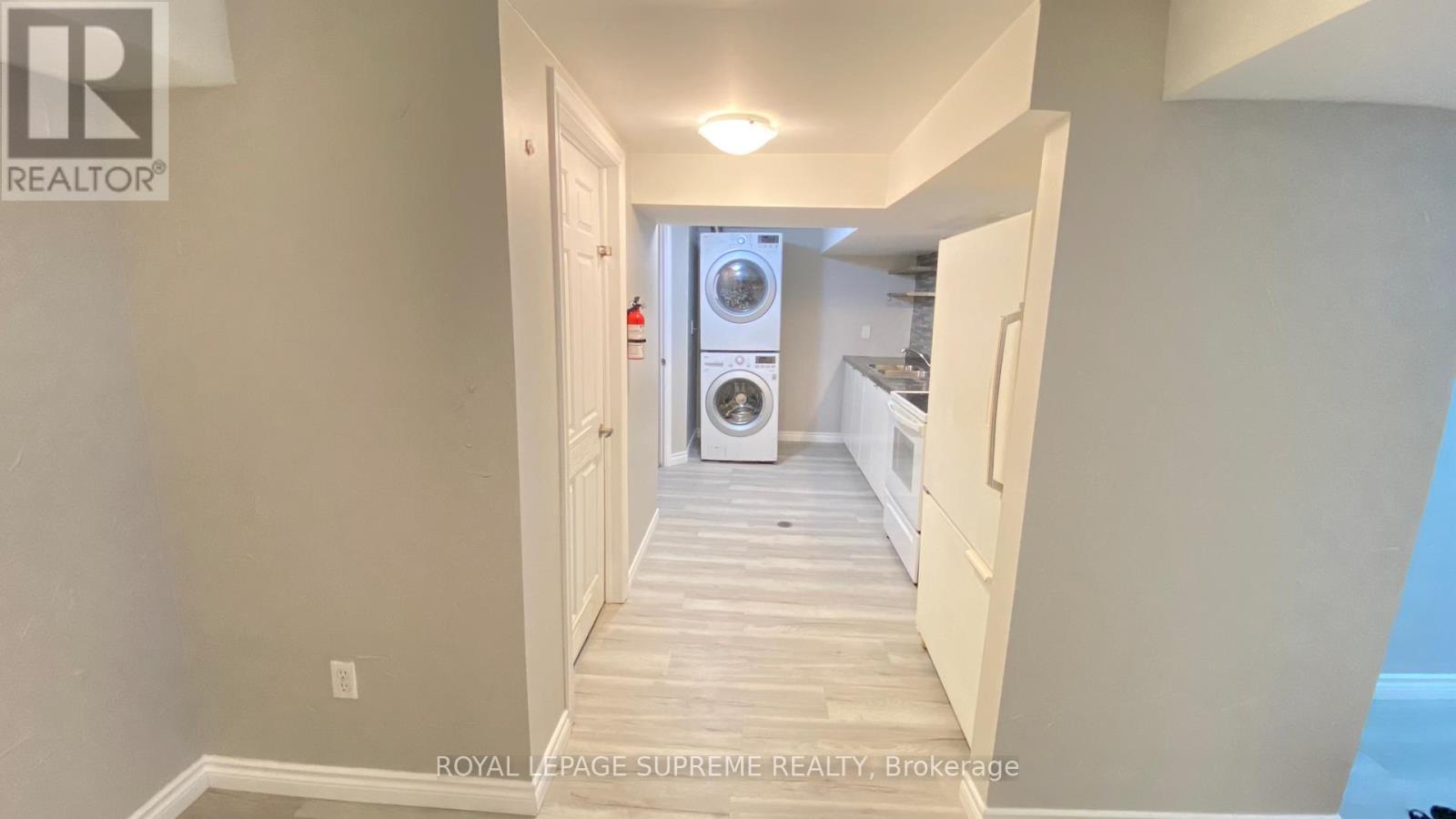 












BSMT - 22 AMBLECOTE PL

,
Hamilton,




Ontario
L8W3E9


