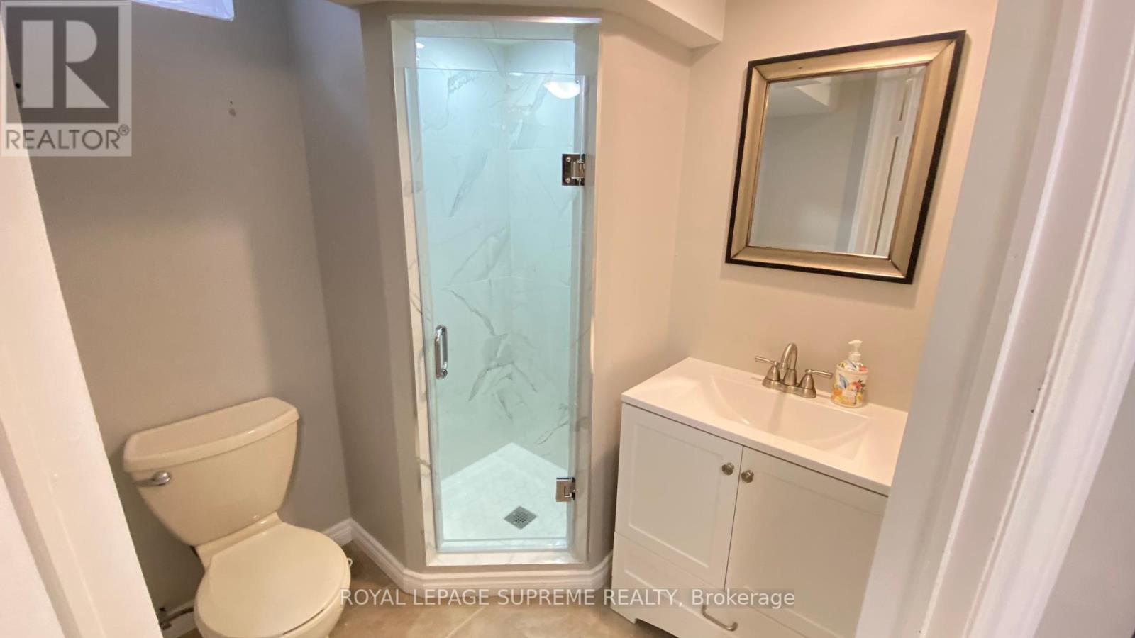 












BSMT - 22 AMBLECOTE PL

,
Hamilton,




Ontario
L8W3E9

