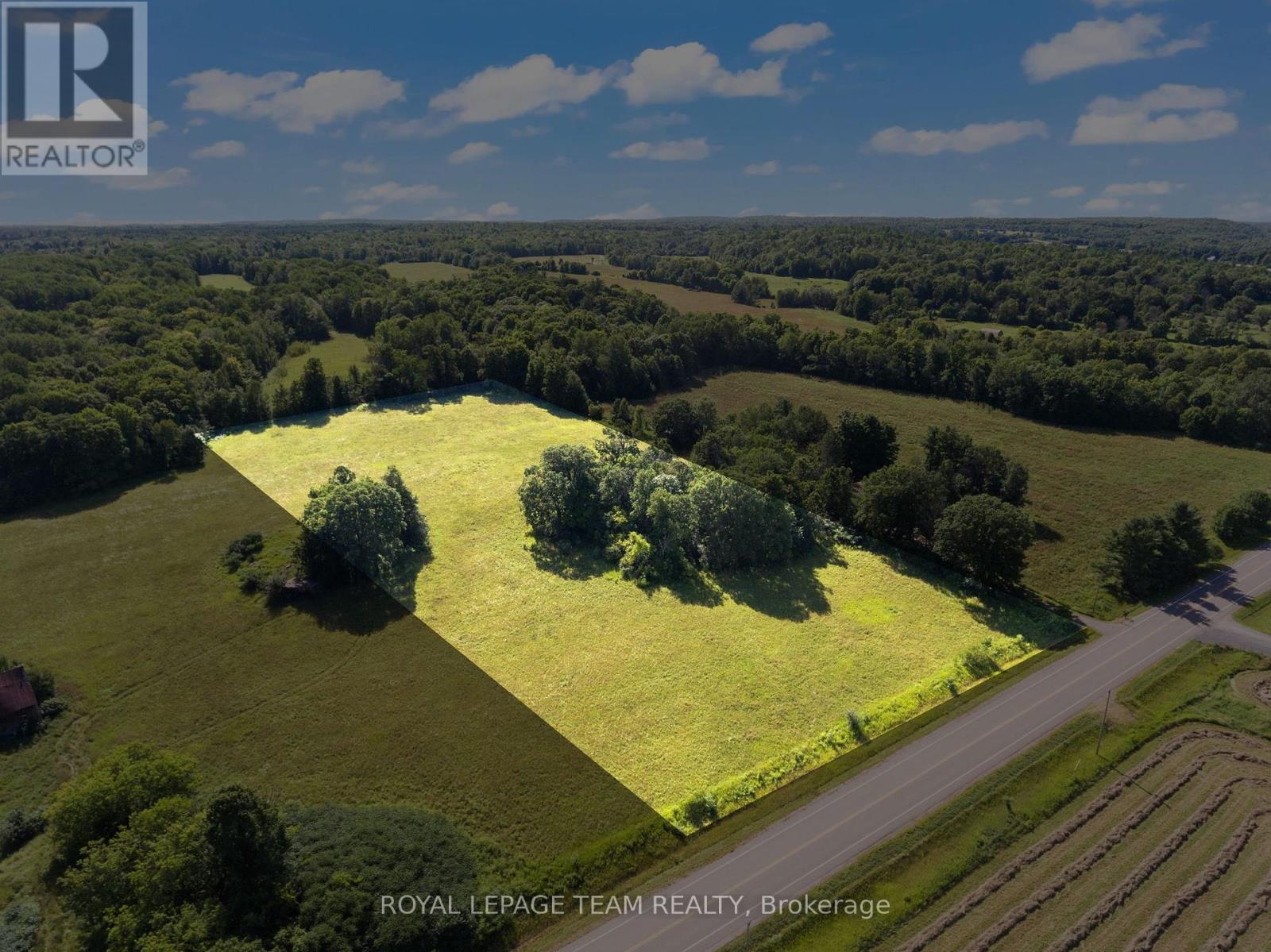 












002 RIVER ROAD

,
Horton,







Ontario
K7V3Z8

