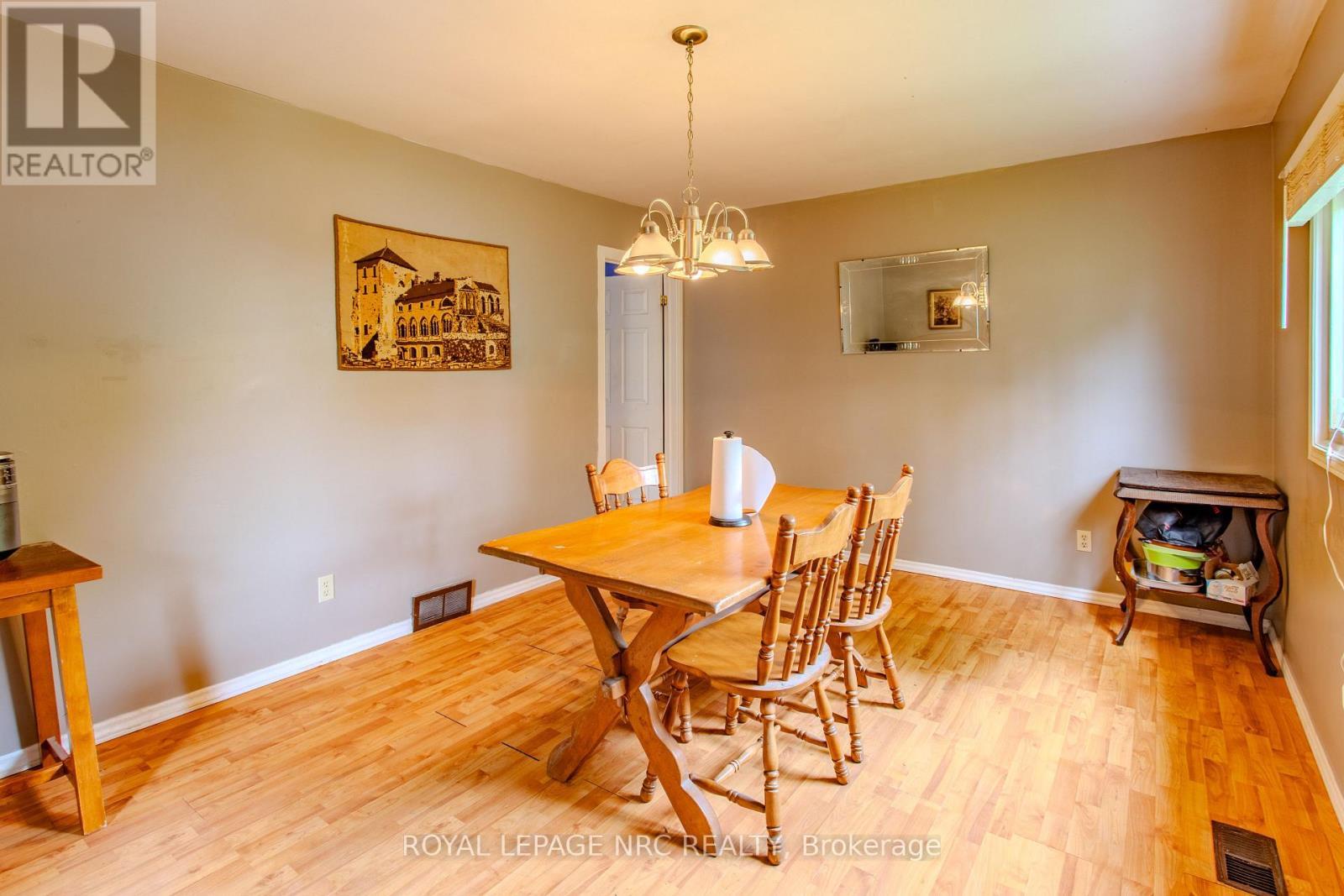 












3796 DOMINION ROAD

,
Fort Erie (335 - Ridgeway),




Ontario
L0S1N0

