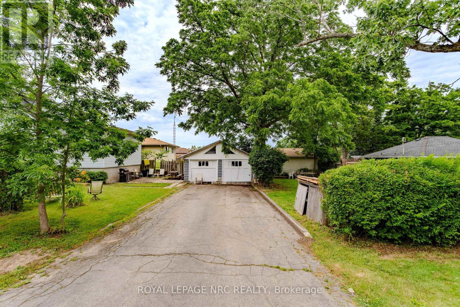 












3796 DOMINION ROAD

,
Fort Erie (335 - Ridgeway),




Ontario
L0S1N0

