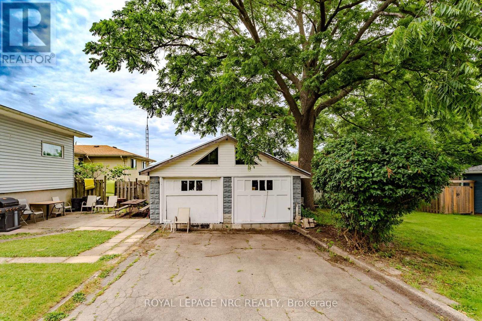 












3796 DOMINION ROAD

,
Fort Erie (335 - Ridgeway),




Ontario
L0S1N0


