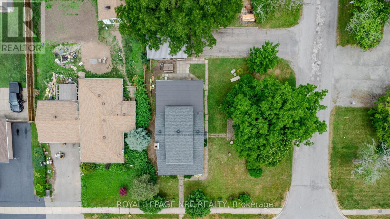 












3796 DOMINION ROAD

,
Fort Erie (335 - Ridgeway),




Ontario
L0S1N0

