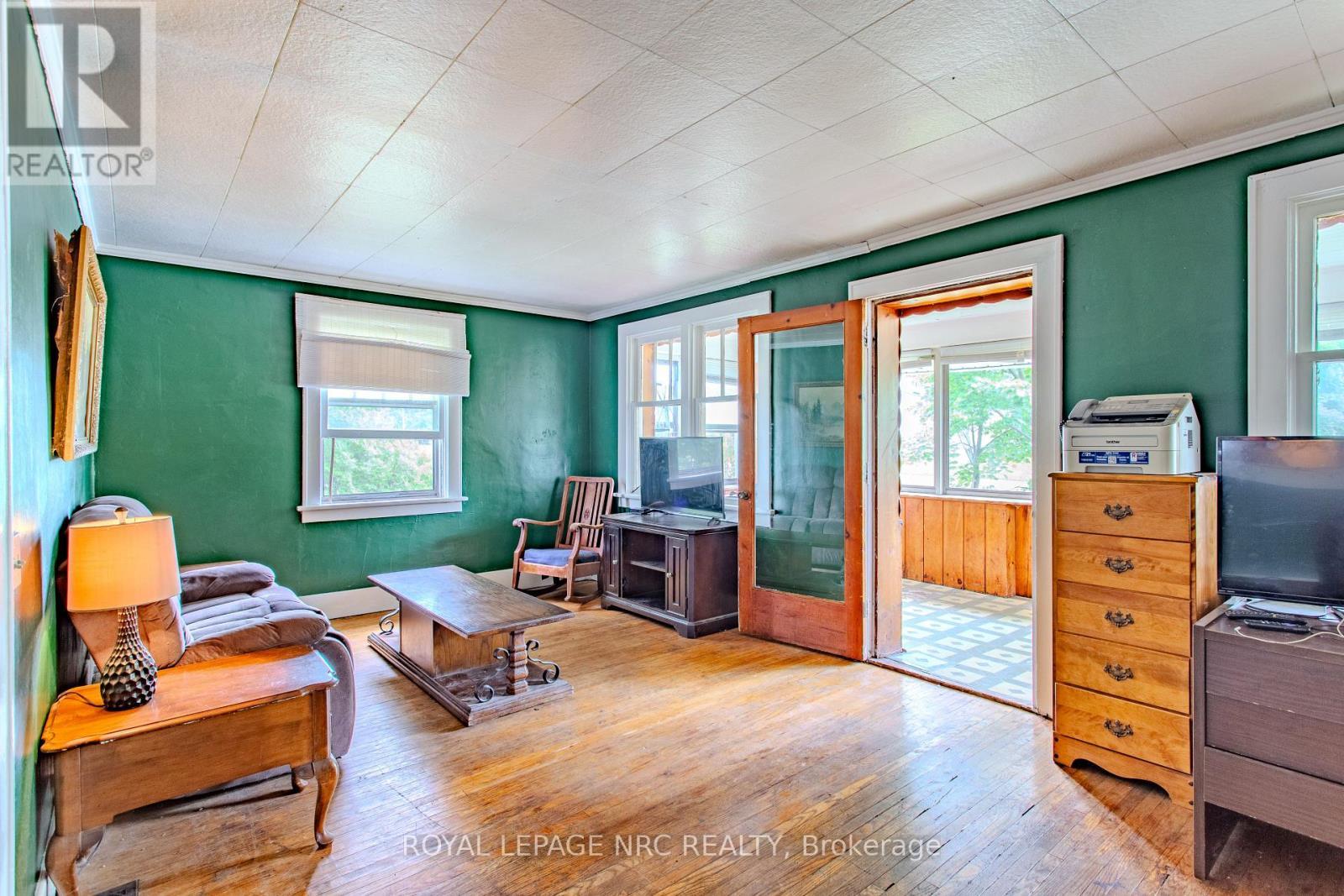 












3796 DOMINION ROAD

,
Fort Erie (335 - Ridgeway),




Ontario
L0S1N0

