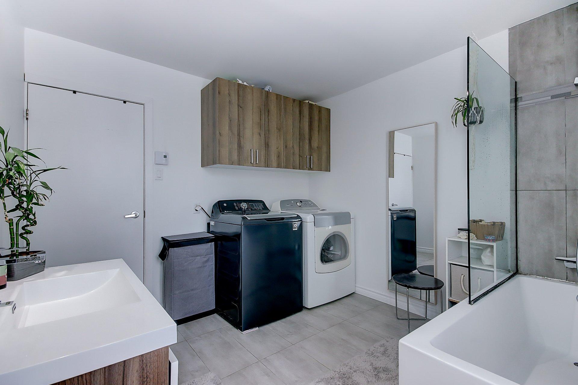 









1799


Rue Jasmin

,
Saint-Jean-sur-Richelieu,




QC
J2W1Z7

