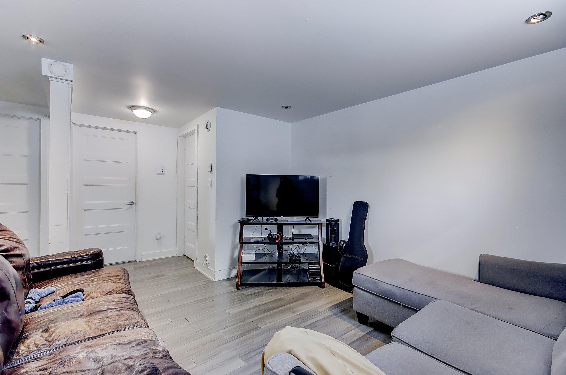 









1799


Rue Jasmin

,
Saint-Jean-sur-Richelieu,




QC
J2W1Z7

