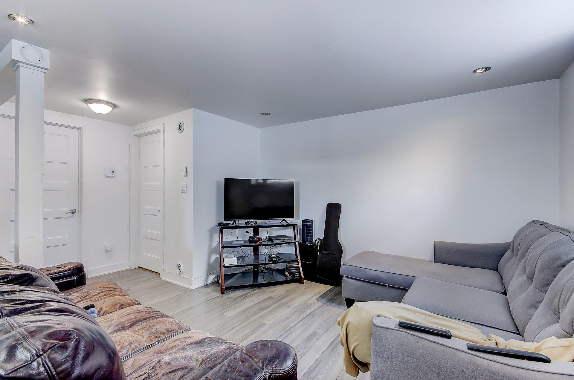 









1799


Rue Jasmin

,
Saint-Jean-sur-Richelieu,




QC
J2W1Z7

