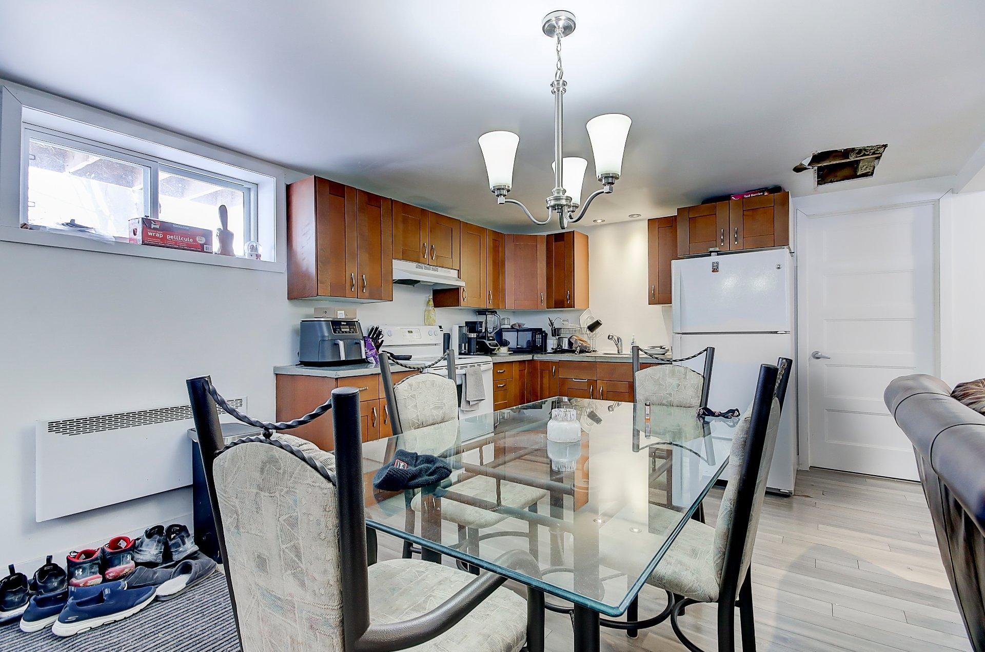 









1799


Rue Jasmin

,
Saint-Jean-sur-Richelieu,




QC
J2W1Z7

