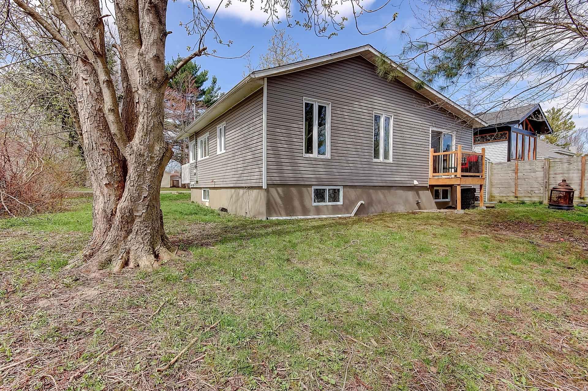 









1799


Rue Jasmin

,
Saint-Jean-sur-Richelieu,




QC
J2W1Z7

