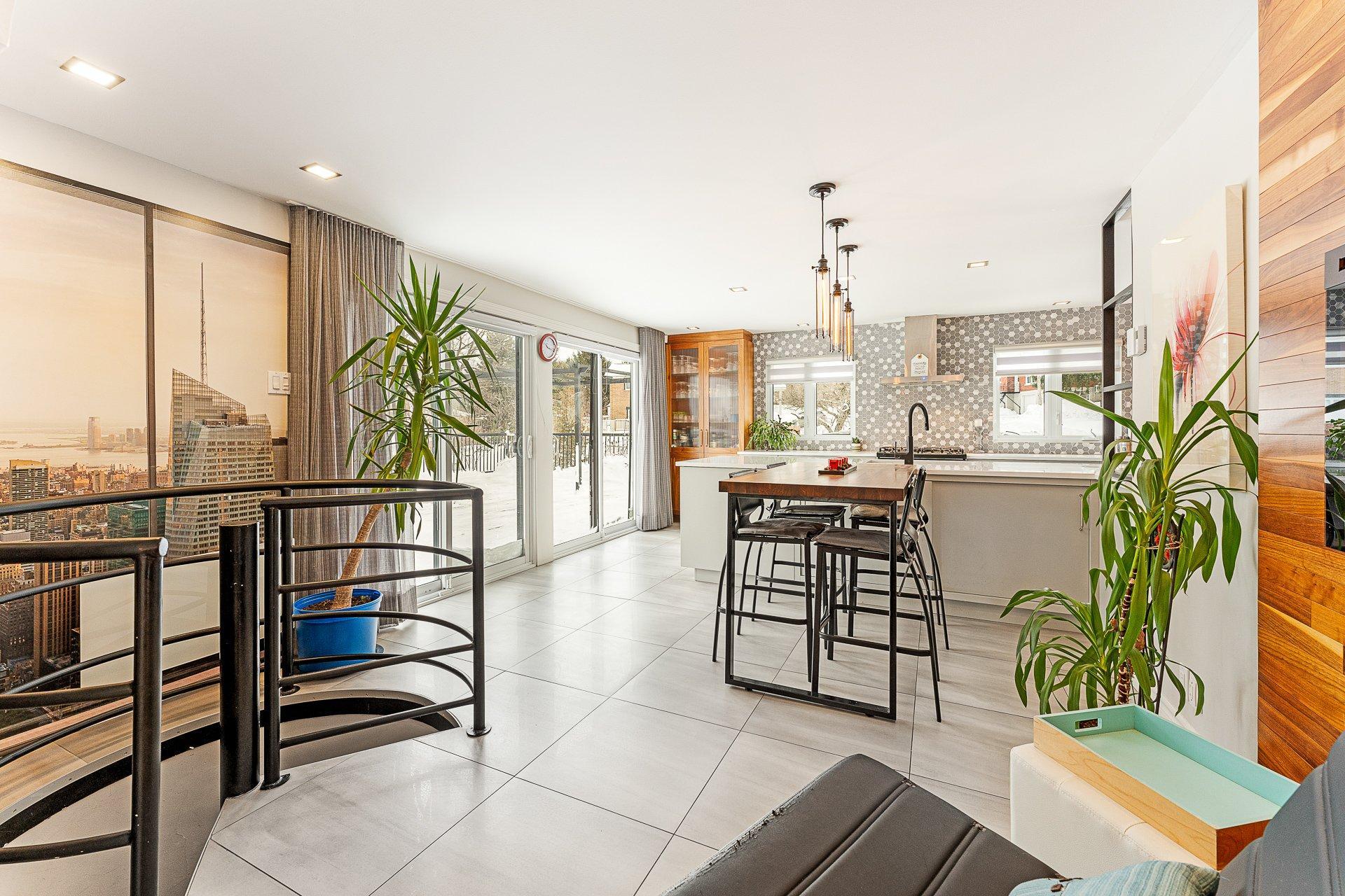 









1233

 - 1235


Rue du Sud

,
Cowansville,




QC
J2K2Y9

