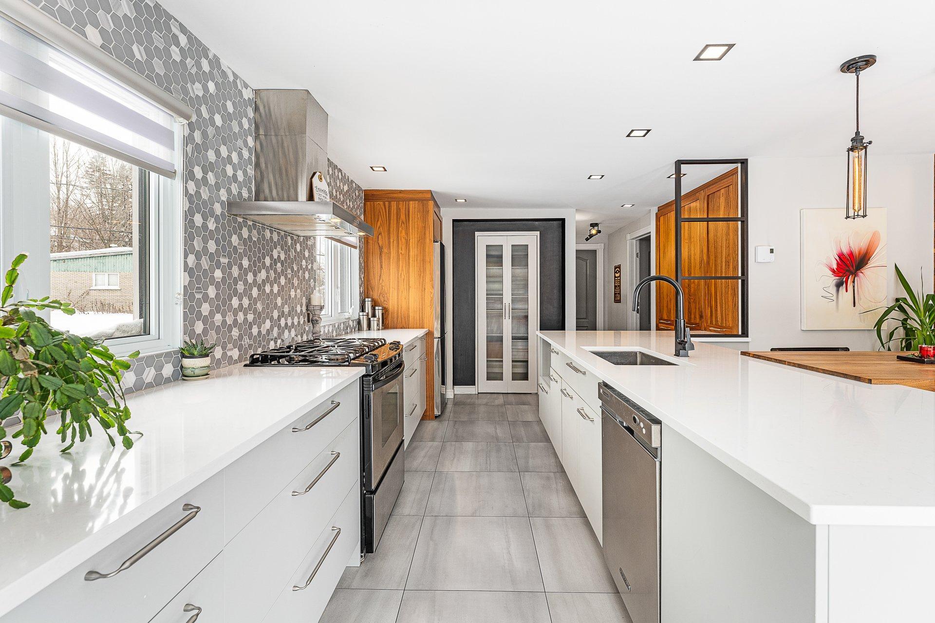 









1233

 - 1235


Rue du Sud

,
Cowansville,




QC
J2K2Y9

