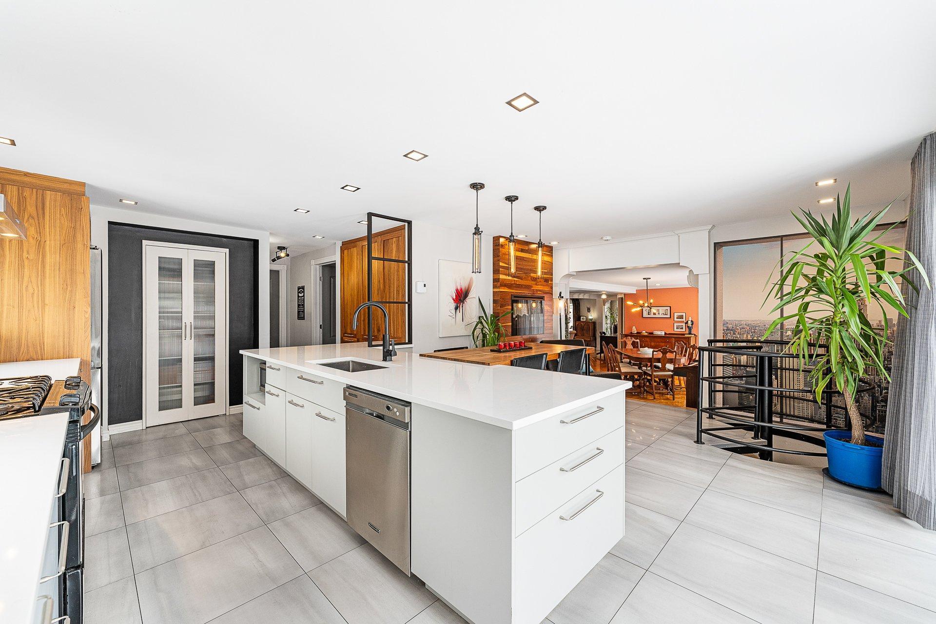









1233

 - 1235


Rue du Sud

,
Cowansville,




QC
J2K2Y9


