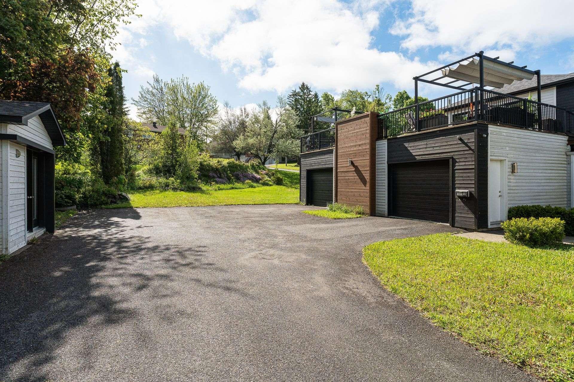 









1233

 - 1235


Rue du Sud

,
Cowansville,




QC
J2K2Y9

