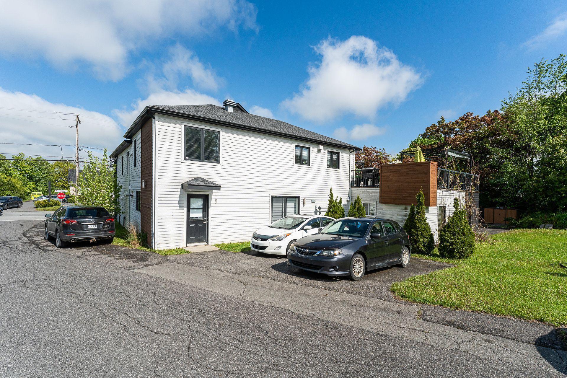 









1233

 - 1235


Rue du Sud

,
Cowansville,




QC
J2K2Y9

