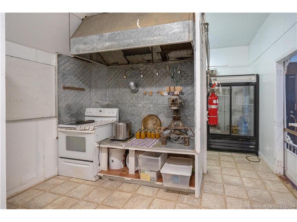 









5925


Route 10

,
Hardwood Ridge,







NB
E3A 1B4

