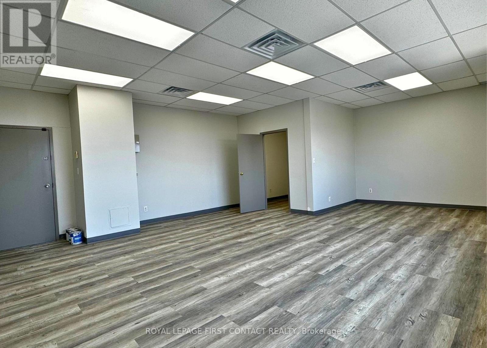 












204 - 11 FERRIS LANE

,
Barrie,




Ontario
L4M5N6

