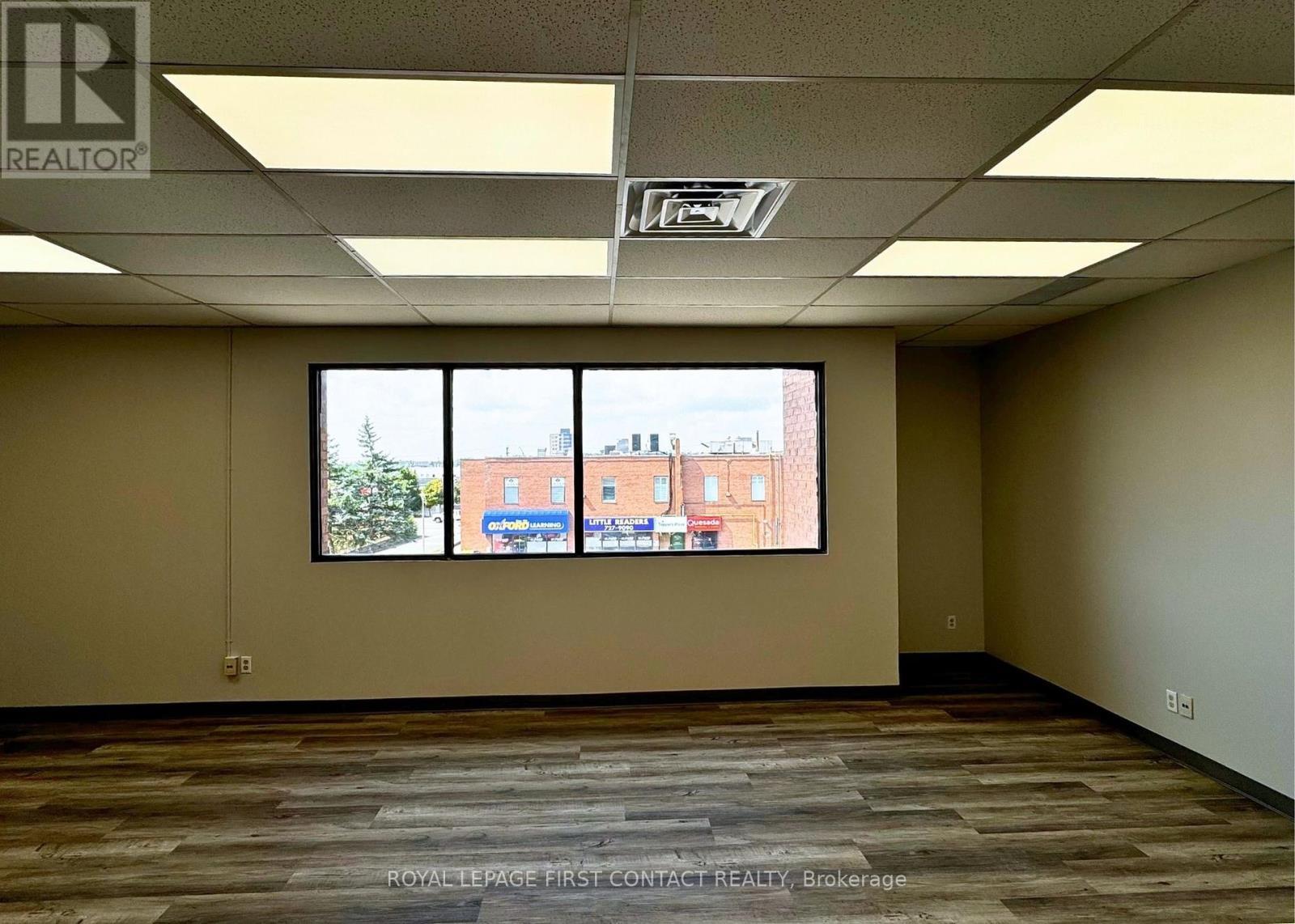 












204 - 11 FERRIS LANE

,
Barrie,




Ontario
L4M5N6

