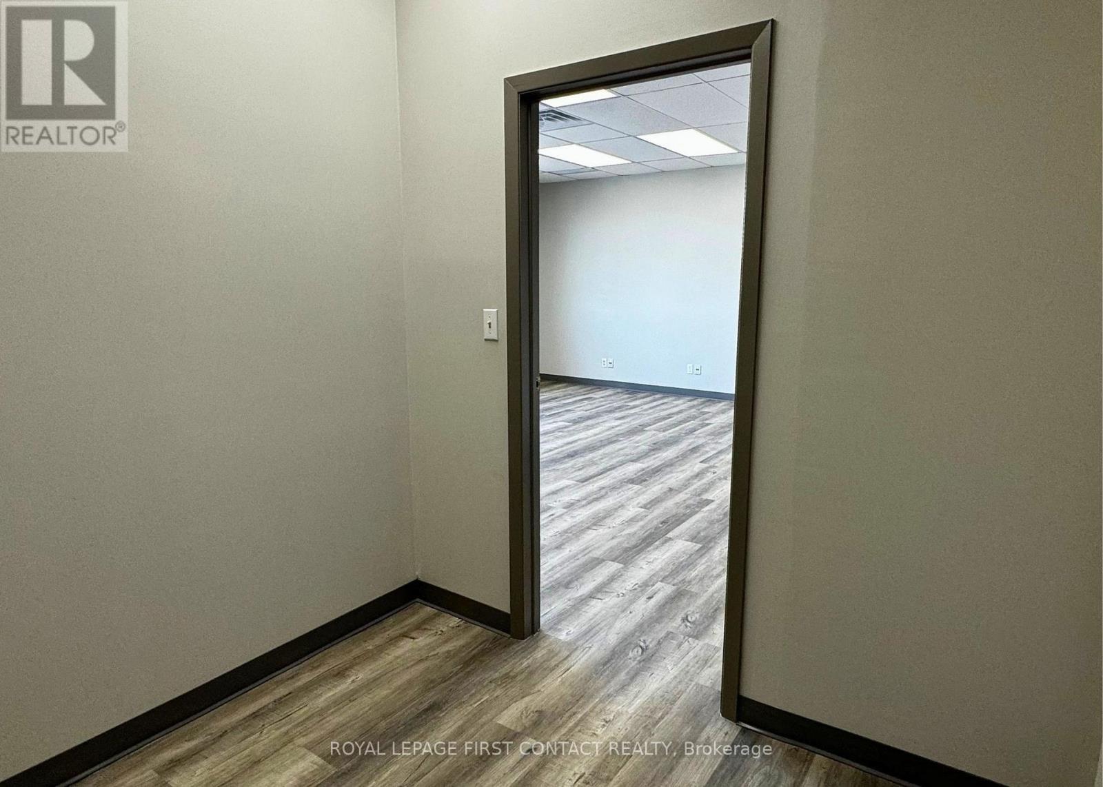 












204 - 11 FERRIS LANE

,
Barrie,




Ontario
L4M5N6

