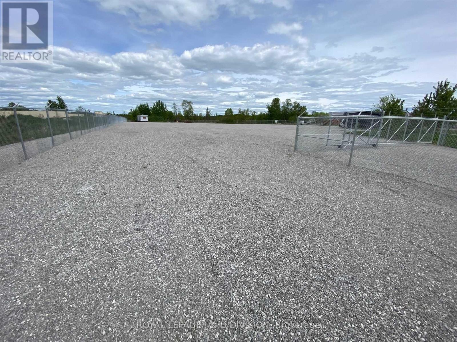 












15 FOREST PLAIN ROAD

,
Oro-Medonte,




Ontario
L3V0R4

