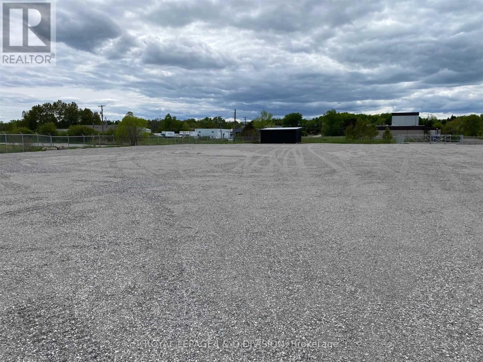 












15 FOREST PLAIN ROAD

,
Oro-Medonte,




Ontario
L3V0R4

