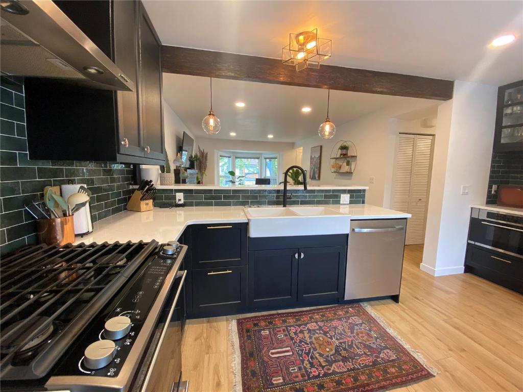 









1907


Knox

Crescent,
Kelowna,




BC
V1Y 1K9

