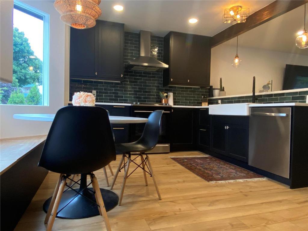 









1907


Knox

Crescent,
Kelowna,




BC
V1Y 1K9

